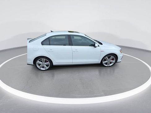 Used 2017 Volkswagen Jetta GLI FWD image 9