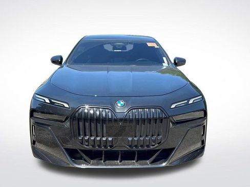 Used 2023 BMW 740i w/ Parking Assistance Package RWD image 10