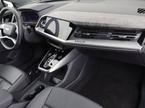 Used 2024 Audi Q4 e-tron Premium Plus w/ Premium Plus image 22