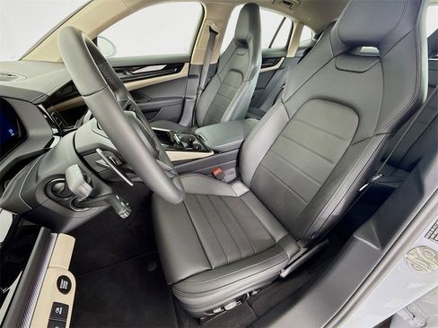 New 2025 Porsche Panamera 4 image 5