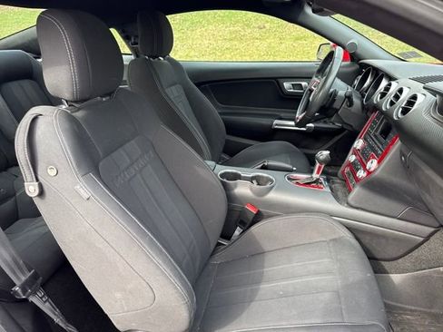 Used 2018 Ford Mustang Coupe image 13