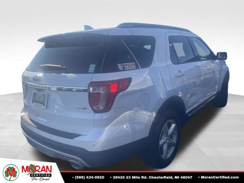 Used 2017 Ford Explorer XLT w/ Equipment Group 202A AWD/4WD image 4