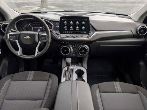 Used 2024 Chevrolet Blazer LT w/ Convenience Package FWD image 2