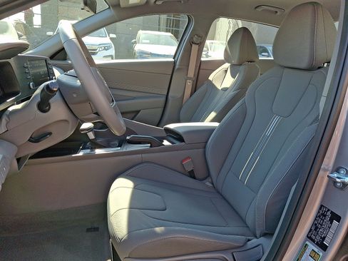 Certified 2025 Hyundai Elantra Sport image 13