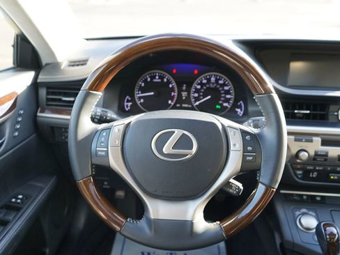 Used 2013 Lexus ES 350 FWD image 16