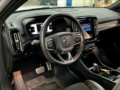 Used 2021 Volvo XC40 P8 Recharge image 15