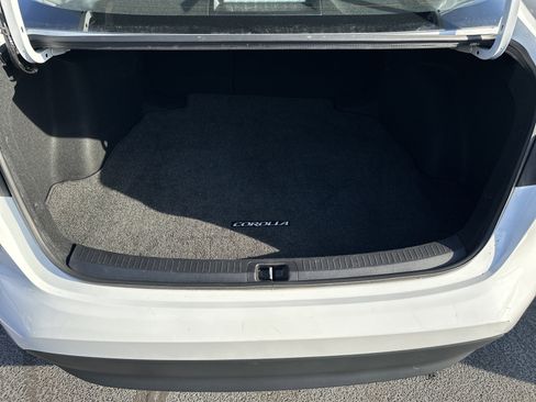 Used 2025 Toyota Corolla LE image 31