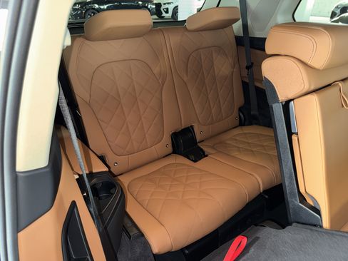 Certified 2026 BMW X7 xDrive40i image 13