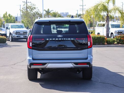 Certified 2025 Ford Expedition Max Platinum w/ Driver's Package AWD/4WD image 5