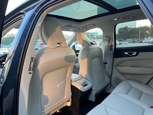 Certified 2024 Volvo XC60 B5 Plus AWD/4WD image 22
