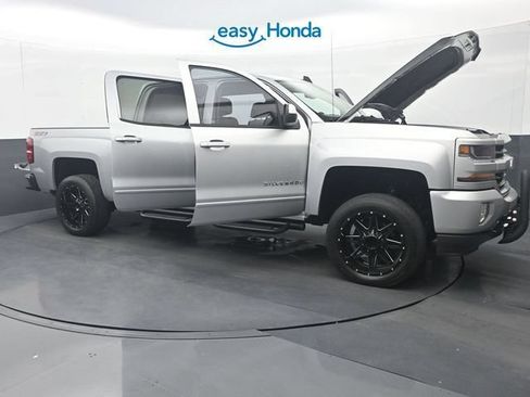 Used 2017 Chevrolet Silverado 1500 LT w/ All Star Edition AWD/4WD image 34