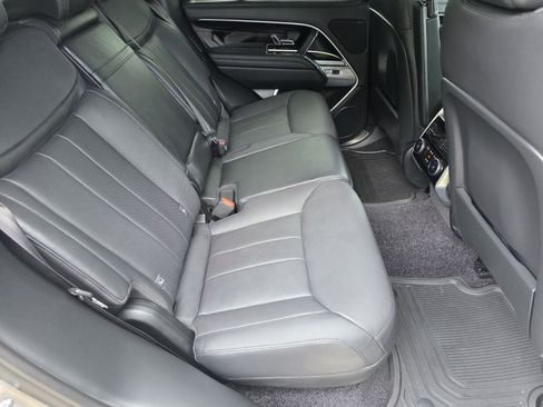 Certified 2023 Land Rover Range Rover SE AWD/4WD image 5