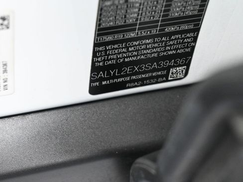 Used 2025 Land Rover Range Rover Velar Dynamic SE image 18