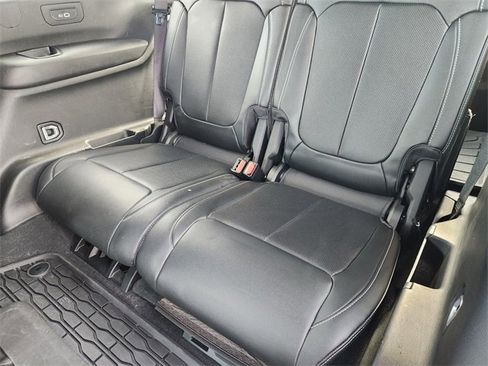 Used 2024 Jeep Grand Cherokee L Limited w/ Luxury Tech Group II image 32