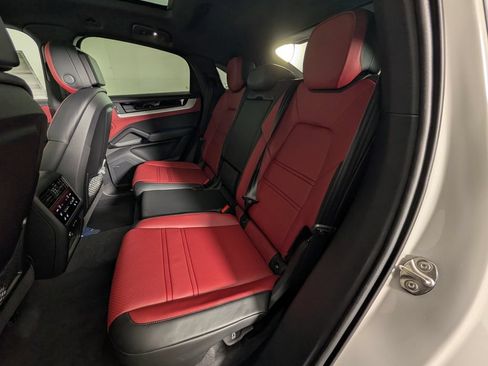 New 2026 Porsche Cayenne Coupe AWD/4WD image 22