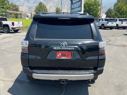 Used 2020 Toyota 4Runner TRD Off-Road Premium w/ Moonroof Package AWD/4WD image 10