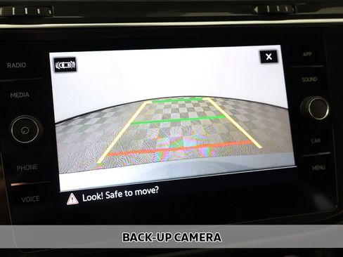 Used 2023 Volkswagen Tiguan SE R-Line image 6