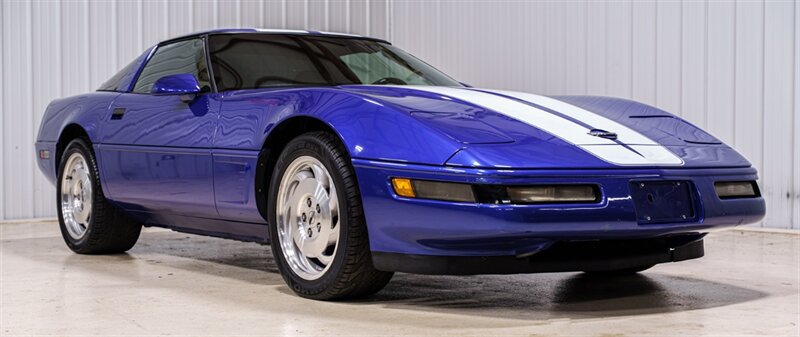Used 1995 Chevrolet Corvette Coupe RWD image 1