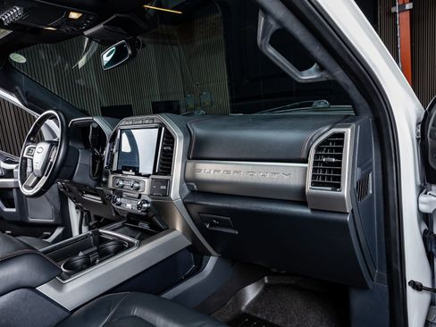 Used 2022 Ford F350 Platinum image 17