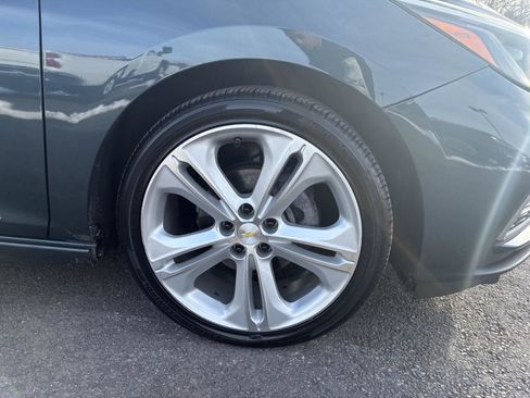 Used 2018 Chevrolet Cruze Premier image 25