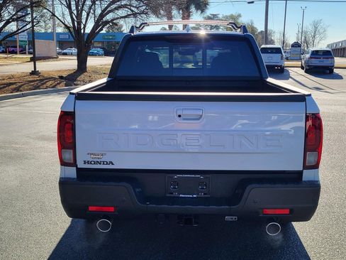 New 2026 Honda Ridgeline Black Edition image 3