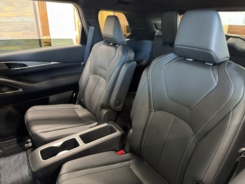New 2027 INFINITI QX60 Sport AWD/4WD image 9