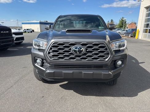 Used 2023 Toyota Tacoma TRD Sport image 5