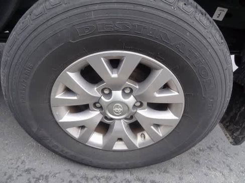 Used 2017 Toyota Tacoma SR5 w/ Tow Package image 21