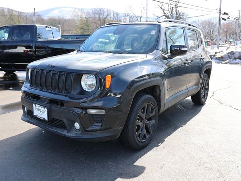 Used 2022 Jeep Renegade Altitude image 3