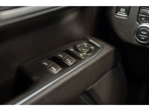 Used 2025 GMC Sierra 1500 SLT AWD/4WD image 11