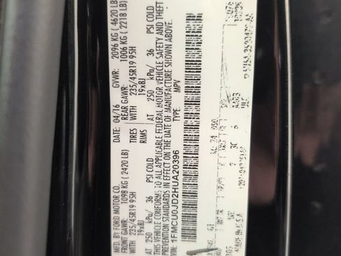 Used 2017 Ford Escape Titanium FWD image 32