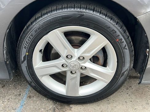 Used 2012 Toyota Camry XLE image 10