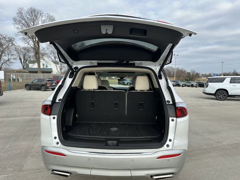 Used 2024 Buick Enclave Premium w/ Experience Buick Package image 29