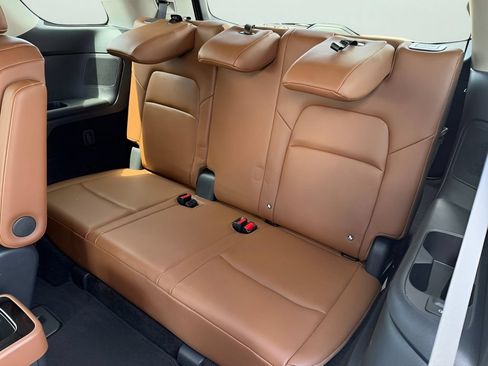 Used 2024 Nissan Pathfinder Platinum AWD/4WD image 15