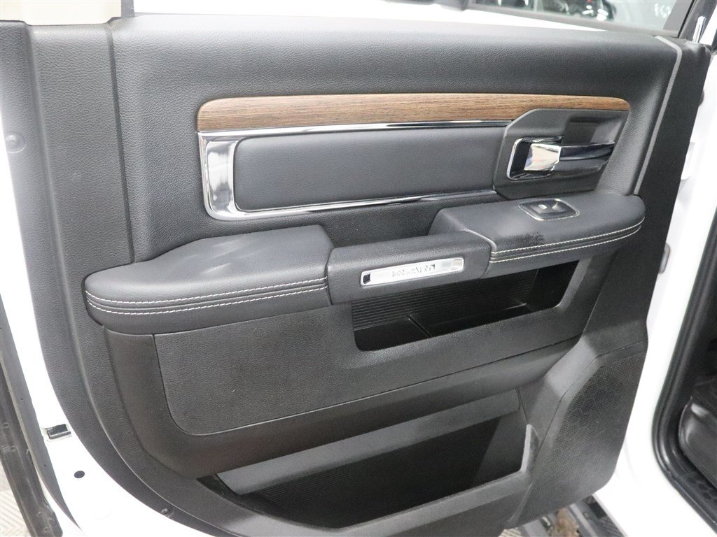 Used 2018 RAM 1500 Laramie w/ Convenience Group AWD/4WD image 19
