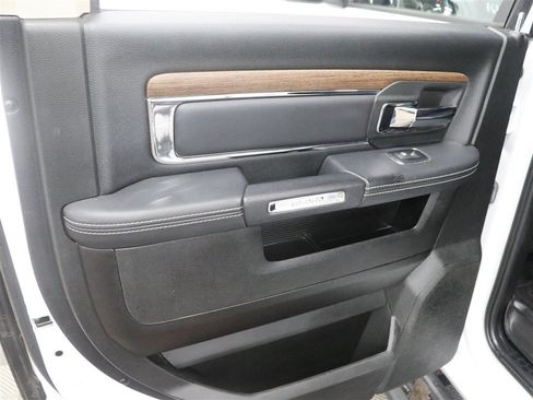 Used 2018 RAM 1500 Laramie w/ Convenience Group AWD/4WD image 19