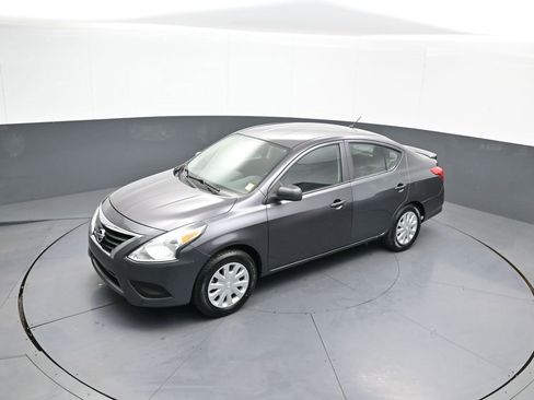 Used 2015 Nissan Versa S Plus image 33