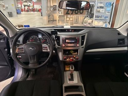 Used 2014 Subaru Outback 2.5i w/ Alloy Wheel Package