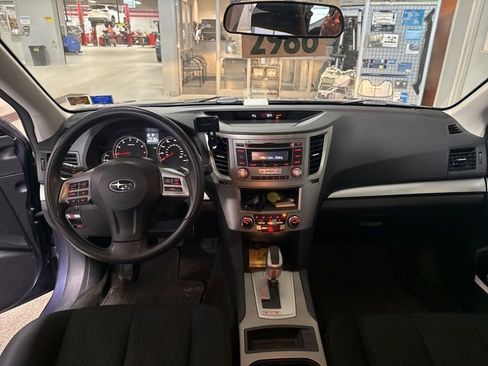 Used 2014 Subaru Outback 2.5i w/ Alloy Wheel Package image 4