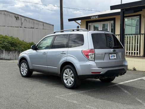 Used 2012 Subaru Forester 2.5X Premium AWD/4WD image 3
