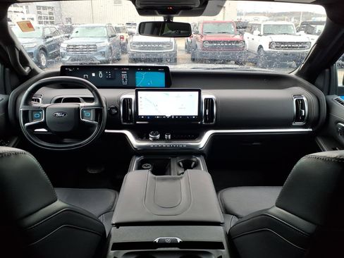 Used 2025 Ford Expedition Max Platinum w/ Stealth Performance Package image 12