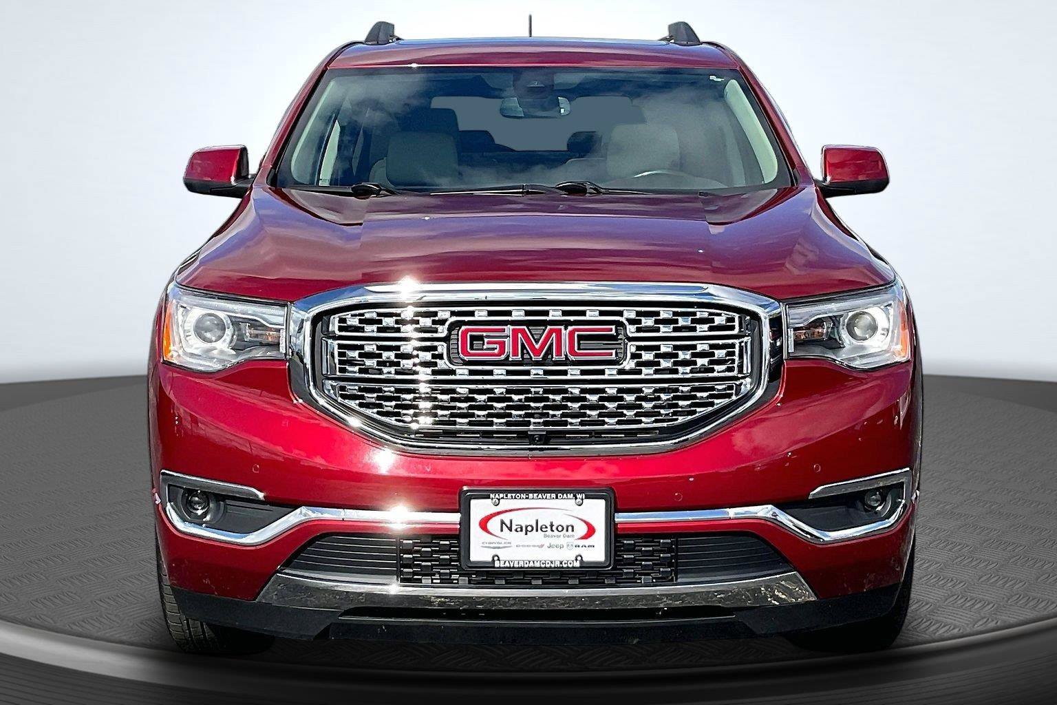 Used 2019 GMC Acadia Denali w/ Technology Package AWD/4WD image 3