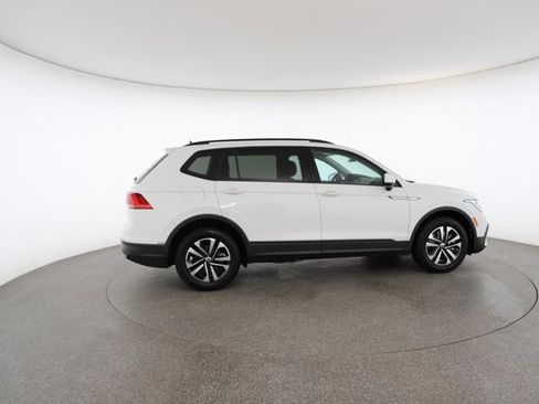 Used 2021 Volkswagen Tiguan SE R-Line image 21
