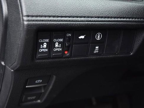 Certified 2024 Honda Odyssey Sport image 11