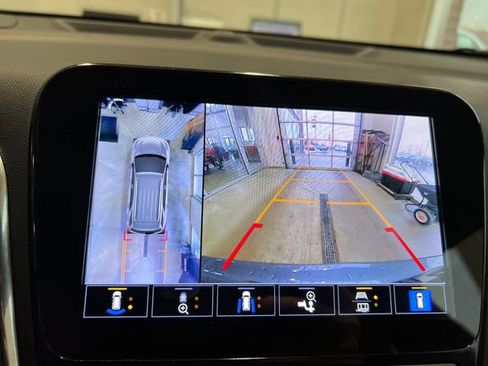 Used 2023 Chevrolet Equinox Premier FWD image 24