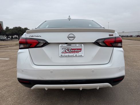 Used 2025 Nissan Versa SR image 6