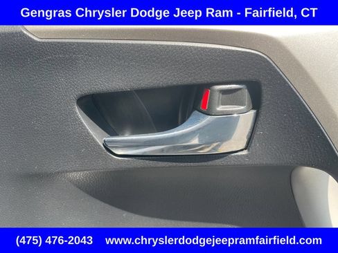 Used 2015 Toyota RAV4 Limited AWD/4WD image 23