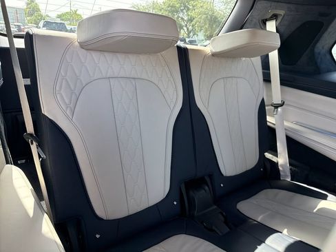 Used 2020 BMW X7 M50i AWD/4WD image 28