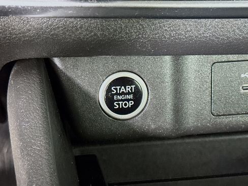 Used 2022 Nissan Rogue SV image 20