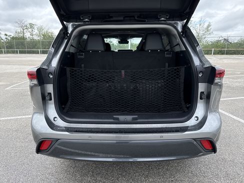 New 2026 Toyota Highlander Limited AWD/4WD image 21